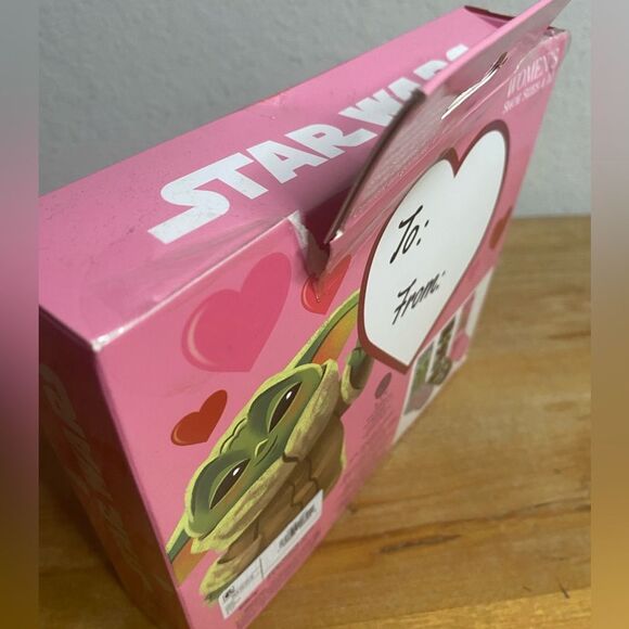 Star Wars Mandalorian Valentine’s Day Gift Set 3 pack Crew Socks New Holiday - Picture 4 of 5